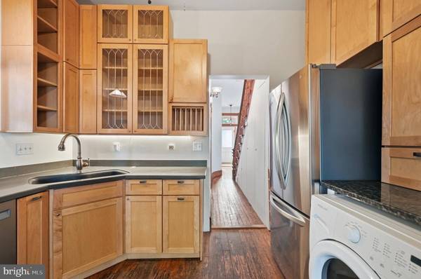 406 10TH ST SE, Washington, DC 20003