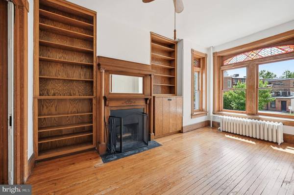 406 10TH ST SE, Washington, DC 20003