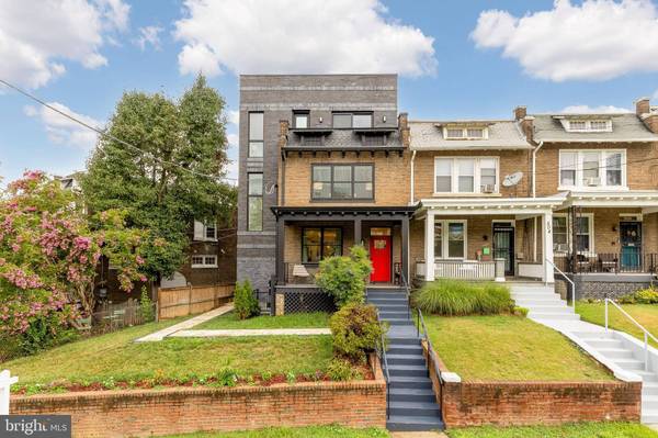 502 EDGEWOOD ST NE #2