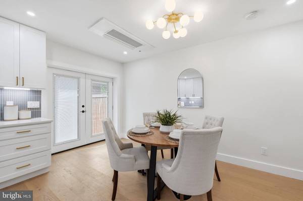 35 17TH ST SE, Washington, DC 20003