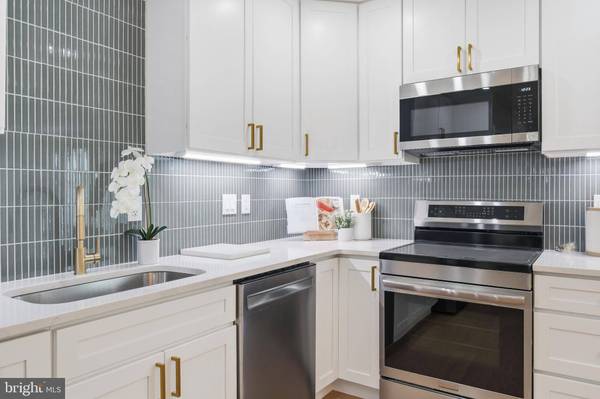 35 17TH ST SE, Washington, DC 20003
