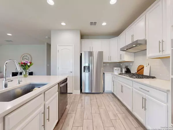 7615 Pecos Rdg, Boerne, TX 78015