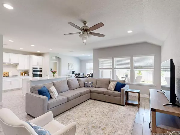 7615 Pecos Rdg, Boerne, TX 78015