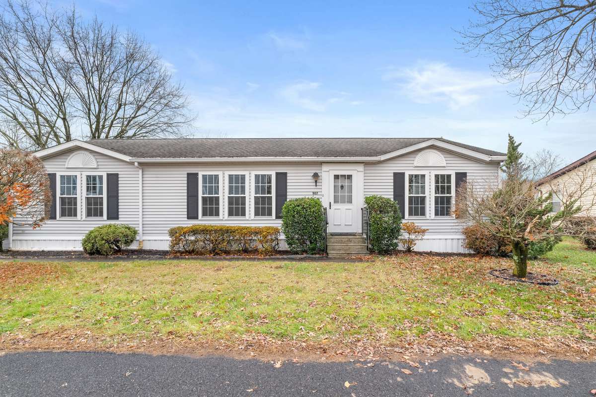 Green Lane, PA 18054-2030,907 Lakeview Dr