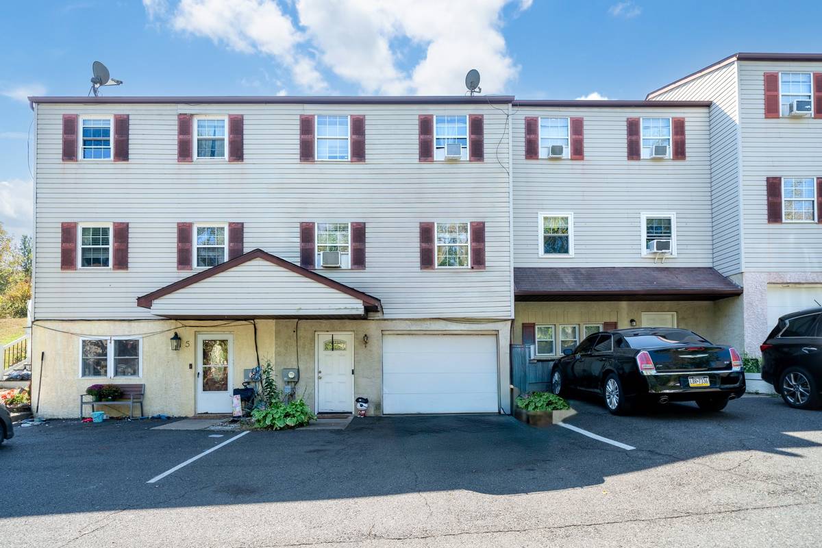 Schwenksville, PA 19473,4 Berger Ln