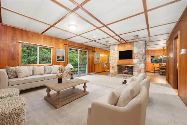27 Cepp Rd, Perkiomenville, PA 18074-9697