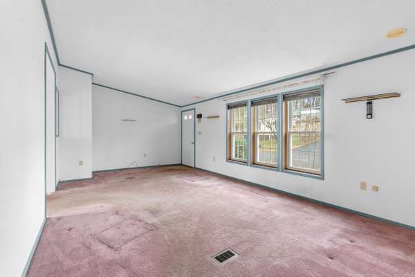 Green Lane, PA 18054-2030,907 Lakeview Dr