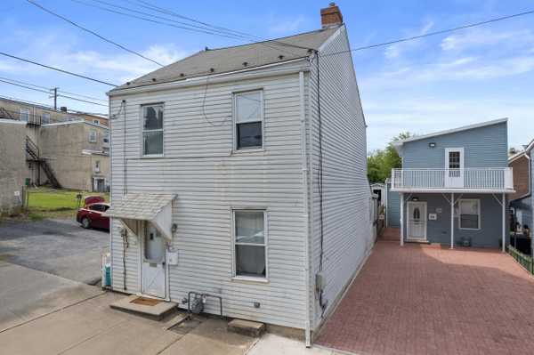 27 W Allen St, Allentown, PA 18102-5151