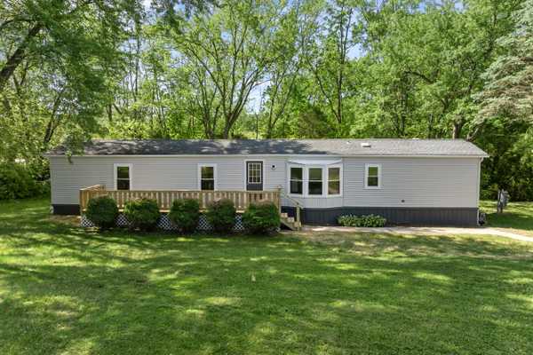 930 Lakeview Dr, Green Lane, PA 18054-2029