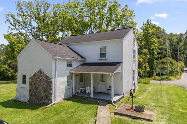 2397 Hill Rd, Perkiomenville, PA 18074-9666