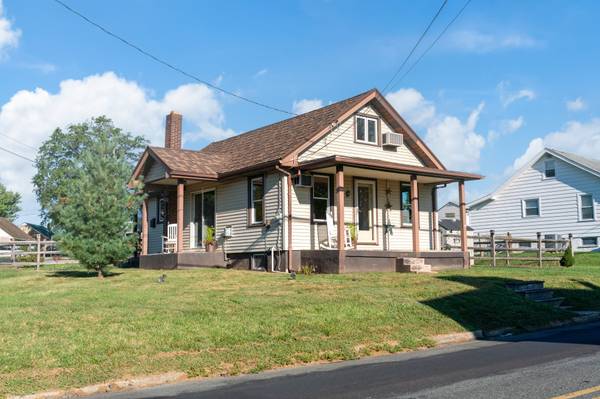 503 Montgomery Ave, Boyertown, PA 19512-8686