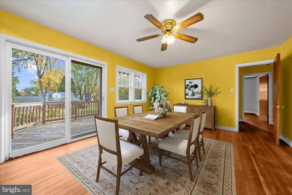 821 COOPERTOWN RD, Haverford, PA 19041