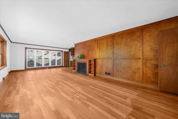 821 COOPERTOWN RD, Haverford, PA 19041