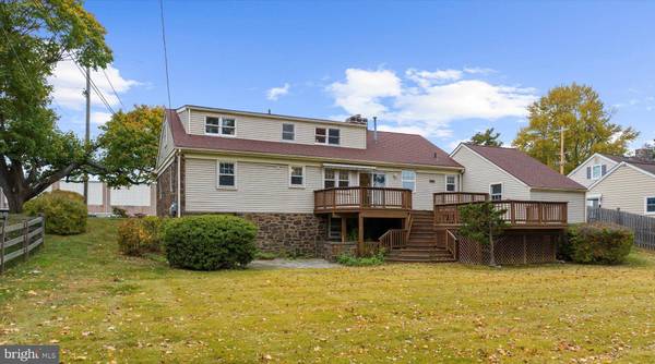 821 COOPERTOWN RD, Haverford, PA 19041
