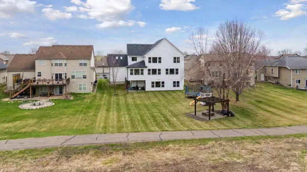 19957 Dover DR, Farmington, MN 55024