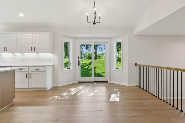 1000 Wildflower CT, Eagan, MN 55123