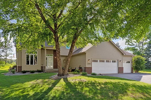 1000 Wildflower CT, Eagan, MN 55123