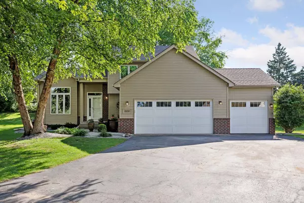 1000 Wildflower CT, Eagan, MN 55123