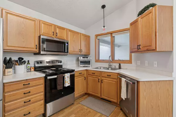 832 Wescott SQ, Eagan, MN 55123