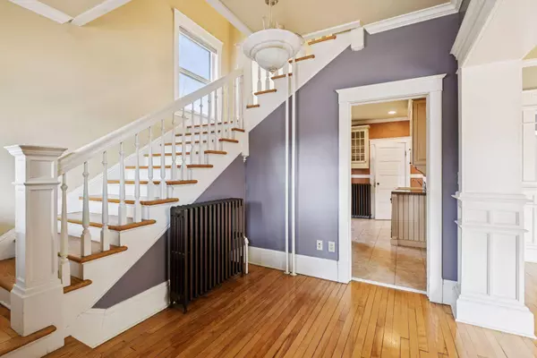 1483 Grand AVE, Saint Paul, MN 55105