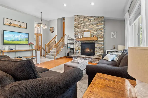 349 69th ST N, Mahtomedi, MN 55115