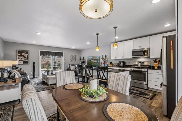 8595 Indahl AVE S, Cottage Grove, MN 55016