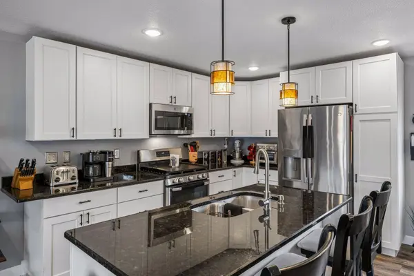 8595 Indahl AVE S, Cottage Grove, MN 55016