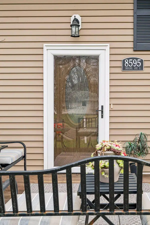 8595 Indahl AVE S, Cottage Grove, MN 55016