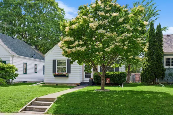 3206 McKinley ST NE, Minneapolis, MN 55418