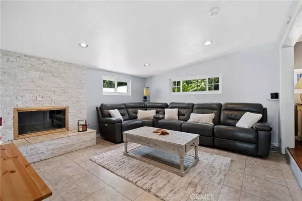 246 N Donneybrooke ST, Orange, CA 92868