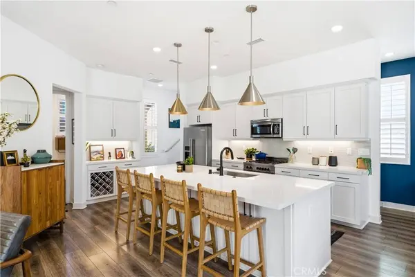 2112 Tidewater CIR, Costa Mesa, CA 92627