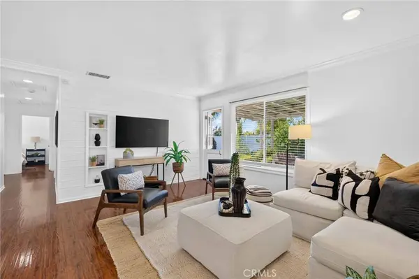 956 W Wilson, Costa Mesa, CA 92627