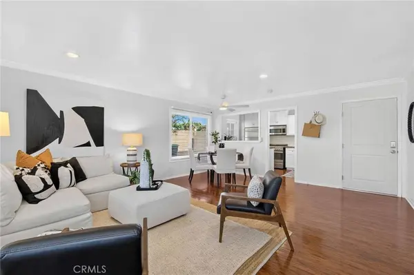 956 W Wilson, Costa Mesa, CA 92627