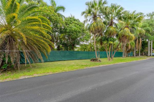 335 Menores Ave, Miami, FL 33134