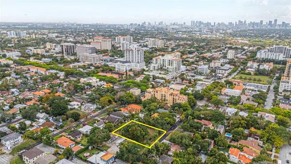 335 Menores Ave, Miami, FL 33134