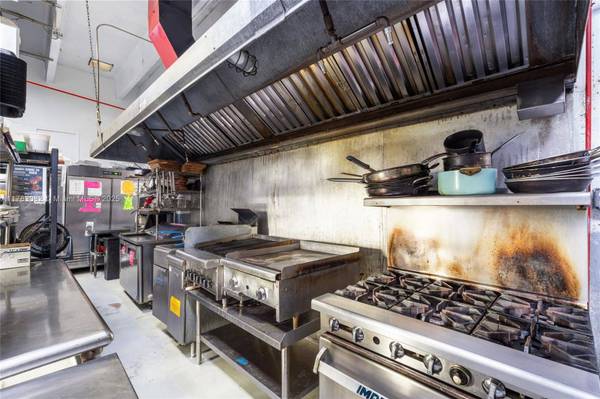 10648 FOUNTAINBLEAU BLVD, Miami, FL 33172