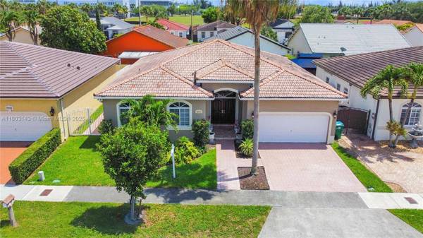 9072 NW 145th St, Miami Lakes, FL 33018