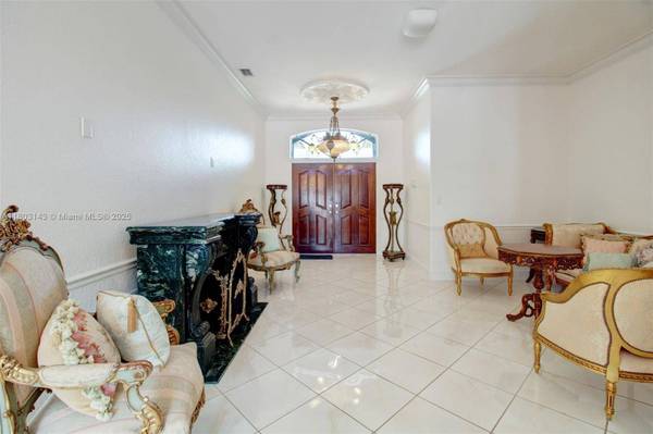 9072 NW 145th St, Miami Lakes, FL 33018