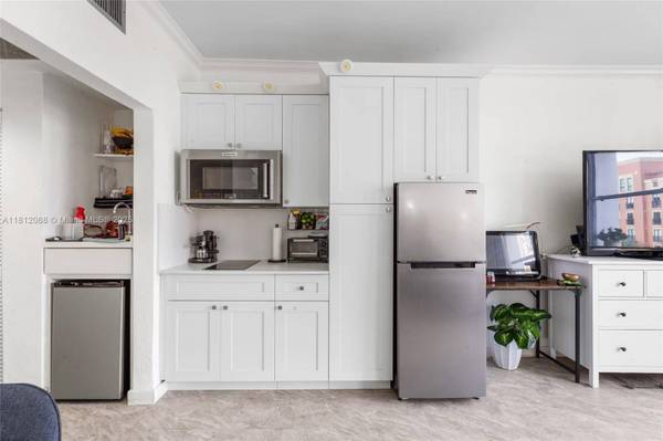 700 Biltmore Way #415, Coral Gables, FL 33134