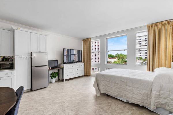 700 Biltmore Way #415, Coral Gables, FL 33134