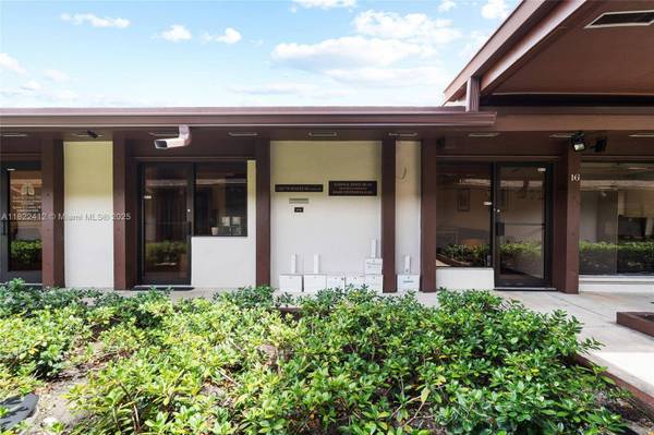 8525 SW 92nd St #16, Miami, FL 33156