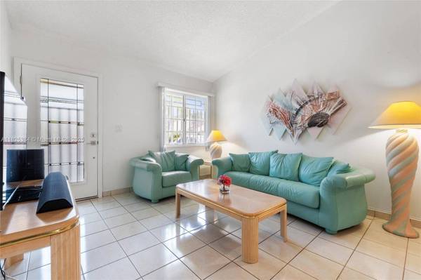 7101 W 24th Ave #27, Hialeah, FL 33016