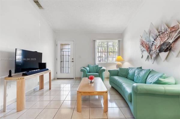 7101 W 24th Ave #27, Hialeah, FL 33016