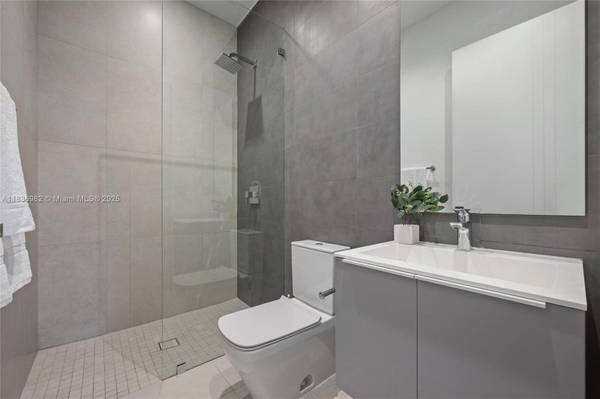 3070 Elizabeth St, Coconut Grove, FL 33133