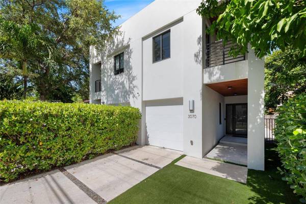 3070 Elizabeth St, Coconut Grove, FL 33133