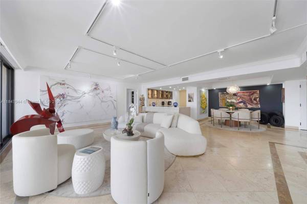 3 Grove Isle Dr #C1804, Miami, FL 33133