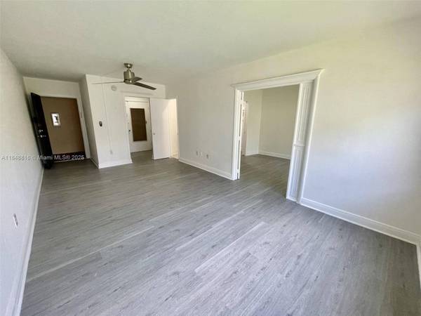 218 Santillane Ave #3, Coral Gables, FL 33134