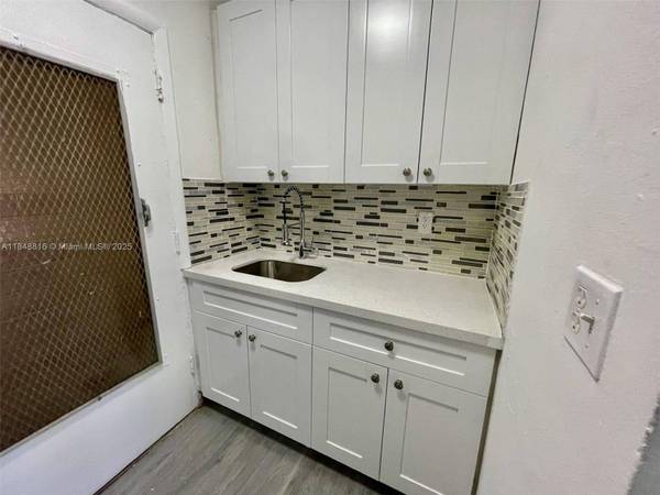 218 Santillane Ave #3, Coral Gables, FL 33134