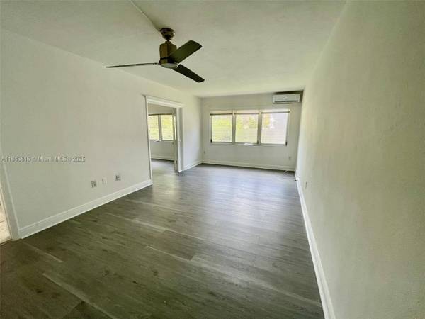 218 Santillane Ave #3, Coral Gables, FL 33134