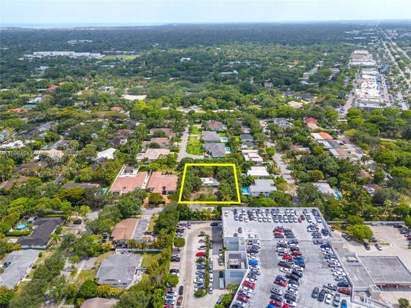 7800 SW 110th St, Pinecrest, FL 33156
